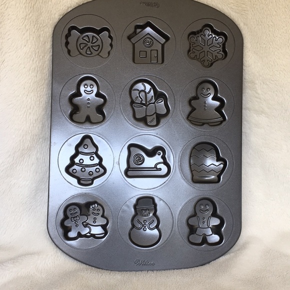$10 or 3/$20 Holiday Christmas Themed Cookie or Treat Pan by Wilton - Picture 1 of 8